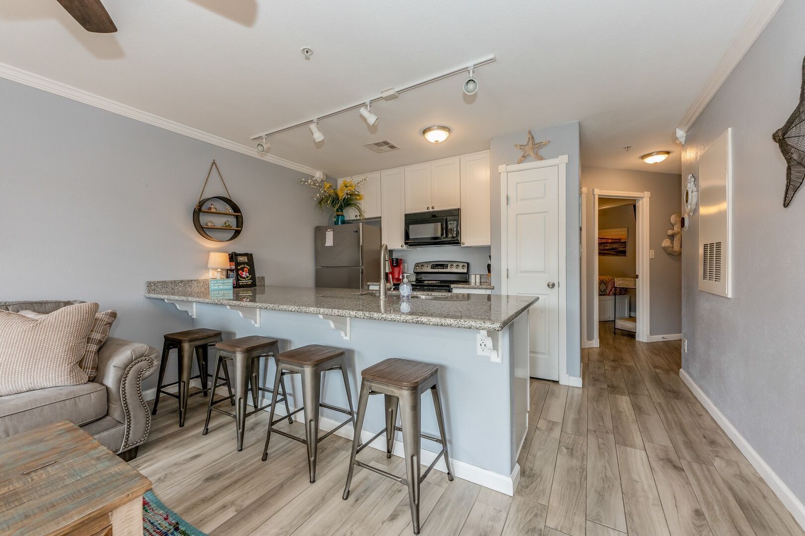 Permanent Layover, 1 Bed 1 Bath, Sleeps 6, Great Pool at Maravilla