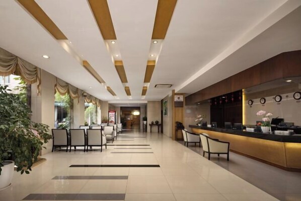 المنشأة من الداخل