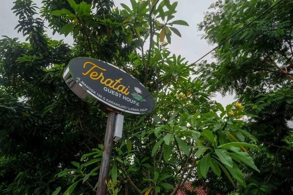 Exterior detail - OYO 2914 Teratai Guest House (Pogung Lor)