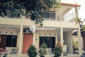 Exterior - OYO 2914 Teratai Guest House (Pogung Lor)