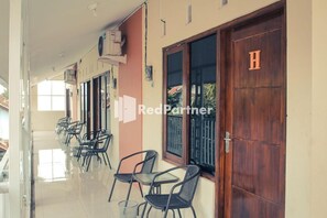 Property grounds - OYO 2914 Teratai Guest House (Pogung Lor)