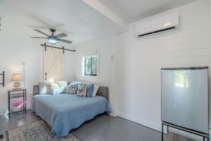 3 bedrooms, Internet, bed sheets - Private Screened Pool-Balcony with Views-Pet Friendly-The Lazy Place✨ (Fort Myers Beach)