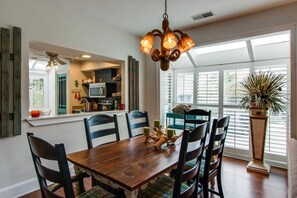 Dining - Inverness Villa | Sleeps 10 | Private Patio, Pool & Lagoon Access — Palmetto Dunes (Hilton Head Island)
