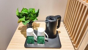 Coffee and/or coffee maker - Greentree Inn Lanzhou Zhongchuan Airport (Lanzhou)
