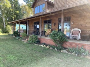 Terrace/patio - Relax and enjoy our Million Dollar View (Wedowee)