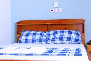 Standard Room | Minibar, desk, soundproofing, free WiFi - Nora Hotel (Cotonou)