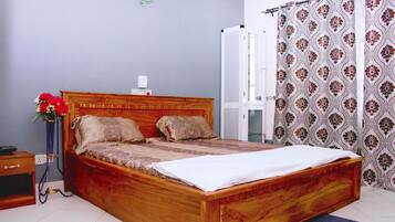 Habitación superior | Minibar, escritorio, sistema de insonorización y wifi gratis