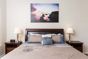 4 bedrooms, desk, iron/ironing board, free WiFi
