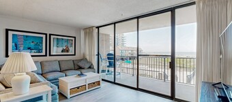 Sea Colony Ocean 2nd-floor condo with elevator and gym near beach