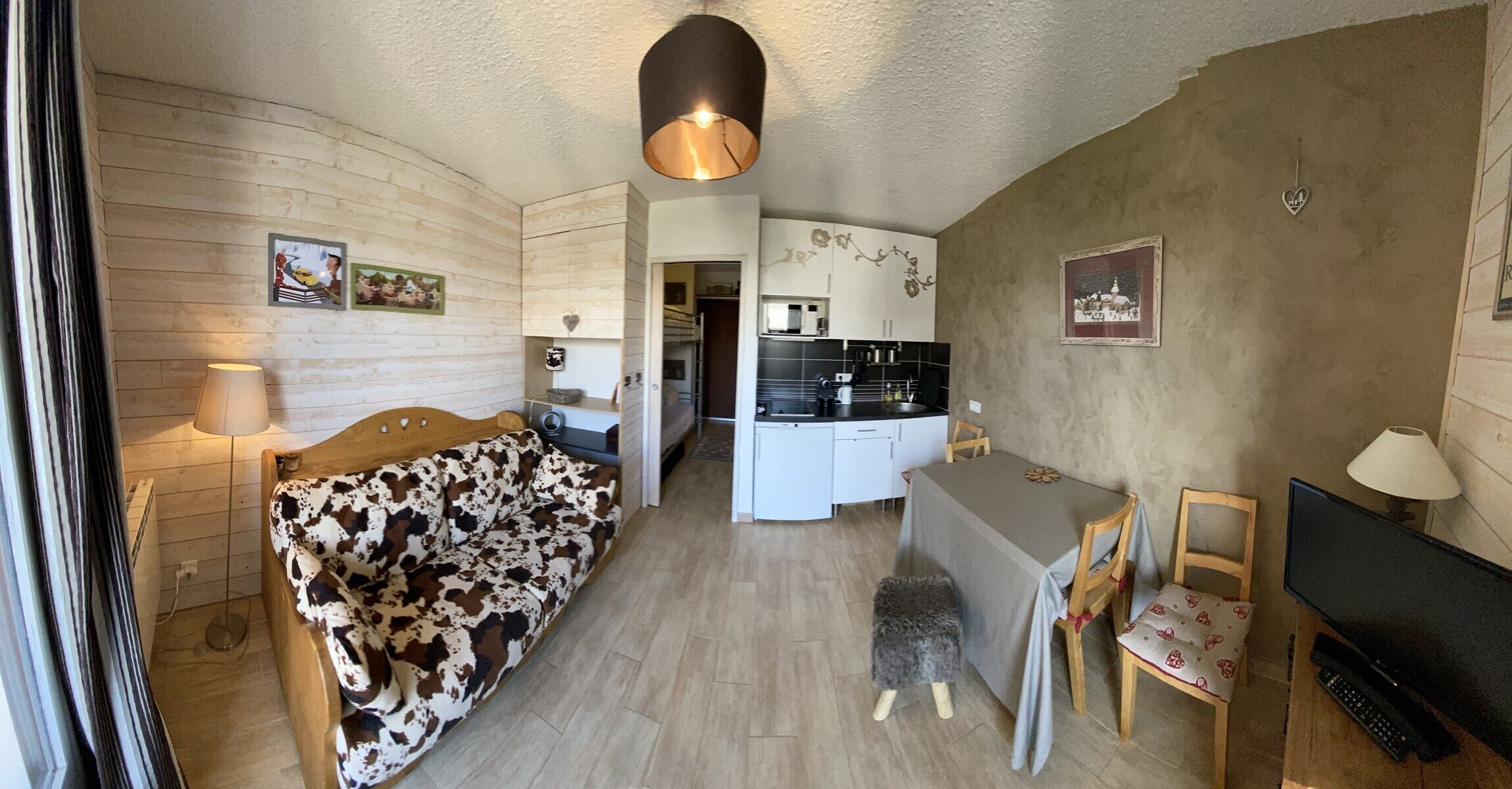 Pretty comfortable studio 100 m from the slopes in Risoul