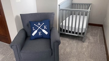 5 Schlafzimmer, Bügeleisen/Bügelbrett, kostenloses WLAN, Bettwäsche