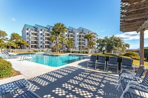 Pool - Oceanfront 2BR Villa | Pool, Deck & Sweeping Ocean Views (Hilton Head Island)
