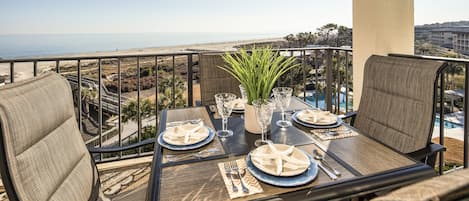 屋外ダイニングエリア