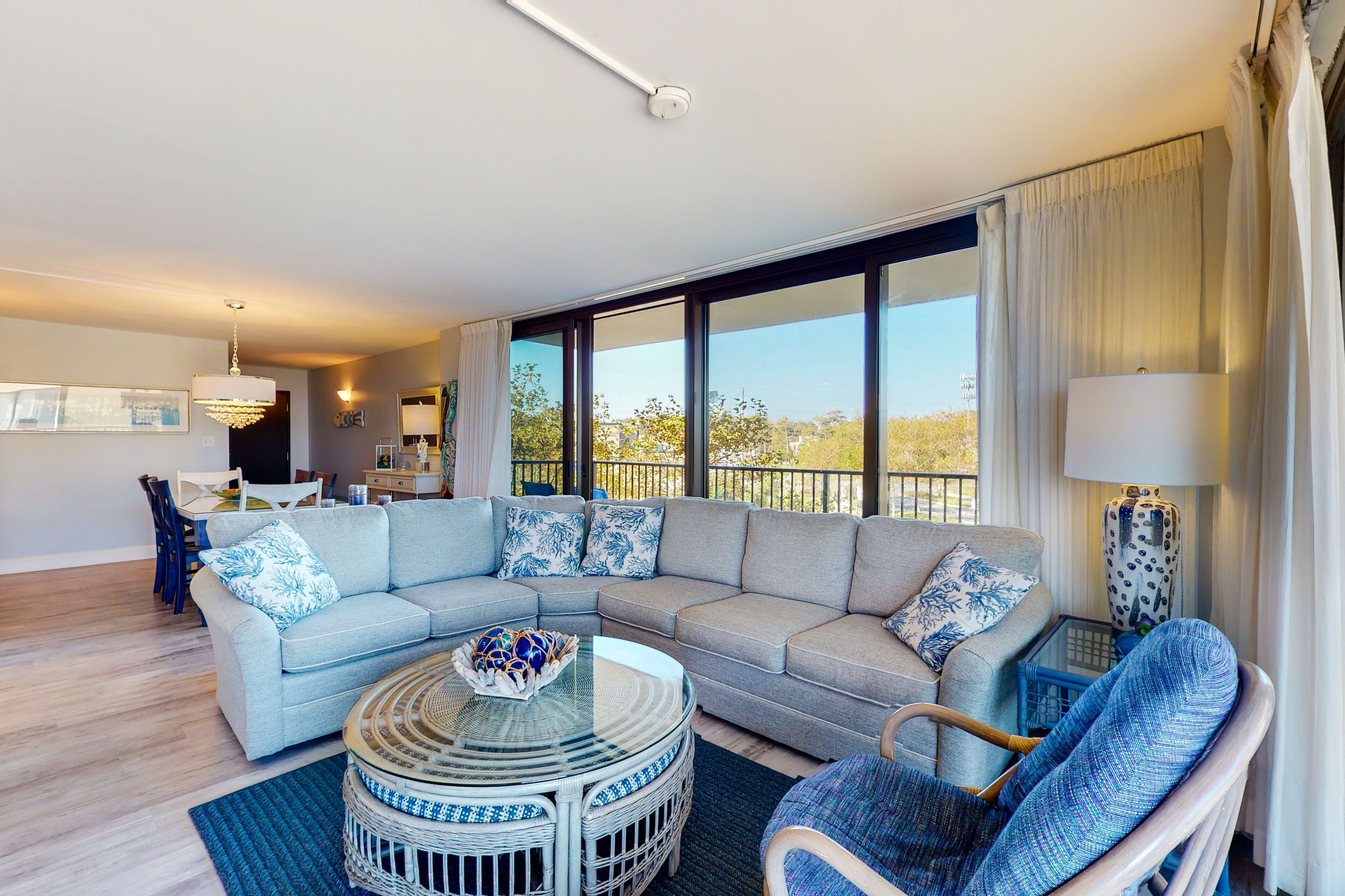 Een televisie en een dvd-speler