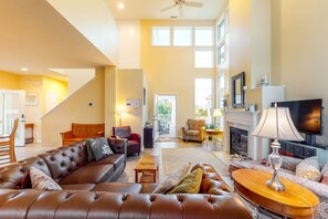 TV, fireplace, DVD player