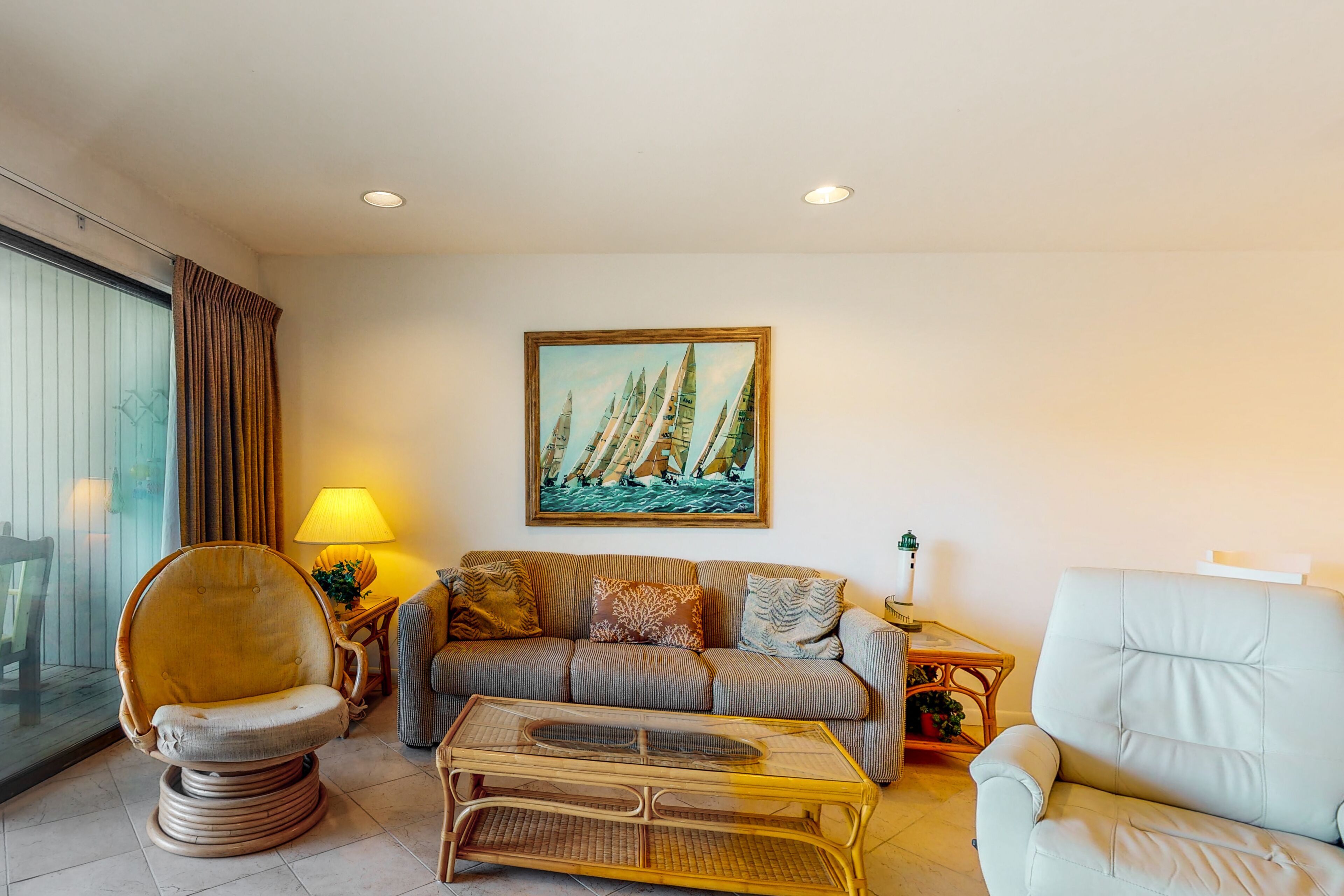 Sea Colony Tennis 1st floor condo w/ free WiFi, gym, and basketball court