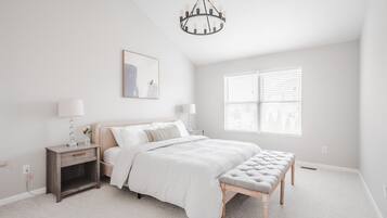 4 bedrooms, desk, iron/ironing board, travel crib