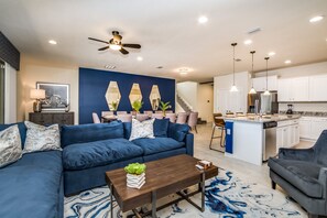 Smart TV, video games, ping pong - PROMO: Modern 10 BR Villa, Movie Room, Resort - by Blue Sky Villas (Kissimmee)