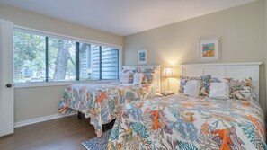 2 bedrooms, iron/ironing board, WiFi