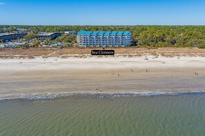 On the beach - Oceanfront Villa | Direct Beach Access, Private Pool, King Suite & Ocean Views (Hilton Head Island)