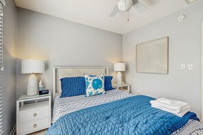 2 chambres, fer et planche à repasser, Wi-Fi, draps fournis