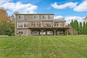 Exterior - Beautiful and spacious lakefront home! Close to everything! (Antioch)