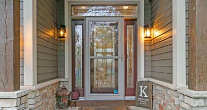 Beautiful and spacious lakefront home! Close to everything!