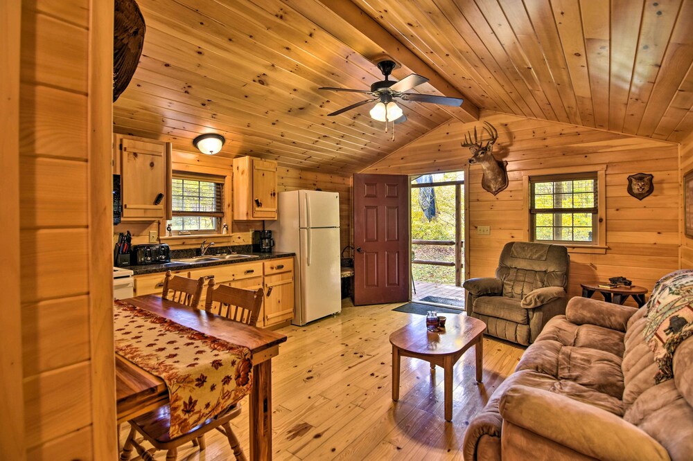‘Hooah’ Cabin Retreat w/ Grill & Step-Free Access