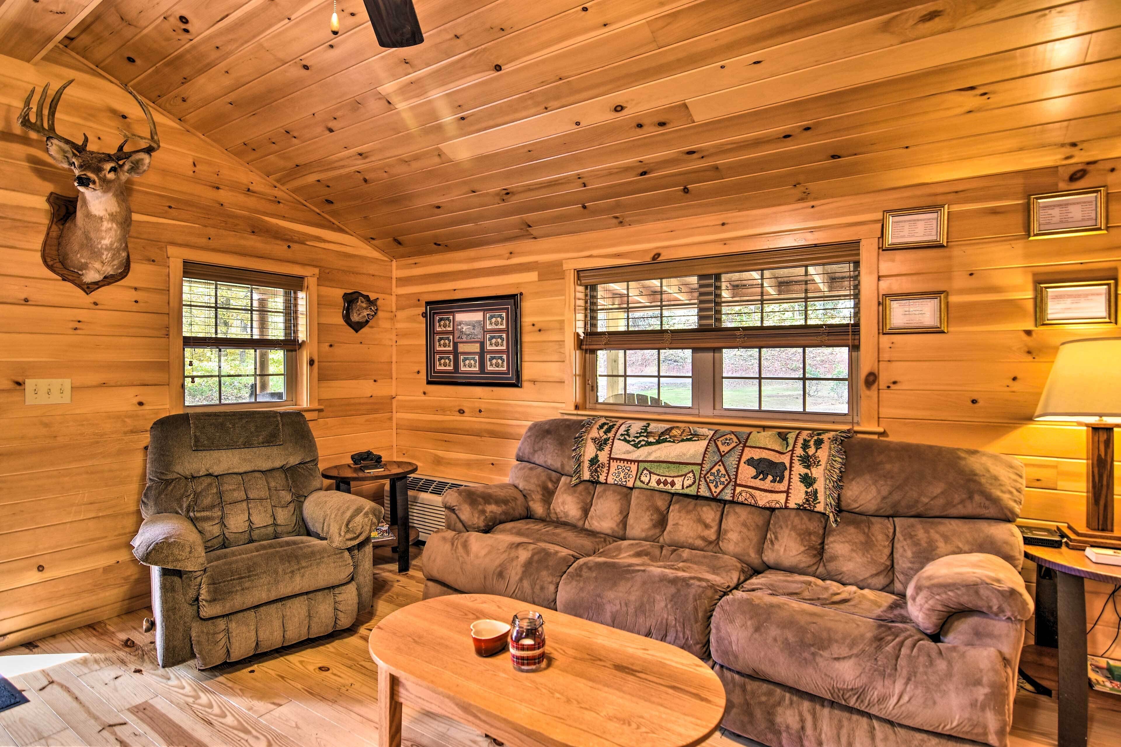 ‘Hooah’ Cabin Retreat w/ Grill & Step-Free Access