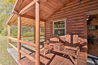 Parsons ‘Semper Fi’ Cabin w/ Fire Pit!