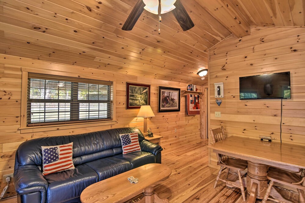 Cozy ‘Anchors Away’ Cabin Hideaway w/ Fire Pit!