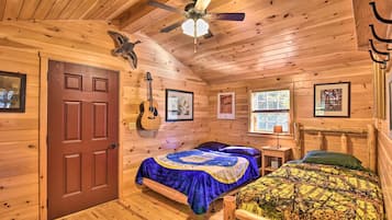 1 bedroom, bed sheets