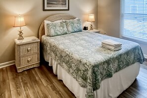 2 bedrooms, iron/ironing board, internet, bed sheets
