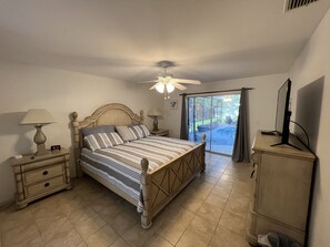 3 bedrooms, iron/ironing board, travel cot, free WiFi - Escape to Cape Pool Home & Hot Tub Sleeps 6 (Cape Coral)