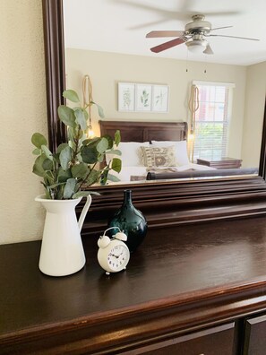 2 bedrooms, desk, iron/ironing board, travel cot