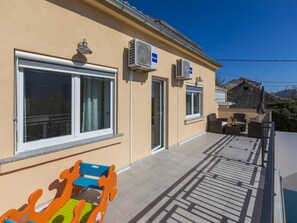Villa | Balcony