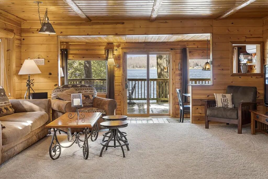 🏖LAKE CHARLEVOIX 🚤 DIRECT WATERFRONT-Hoist Mooring Kayaks Paddleboards