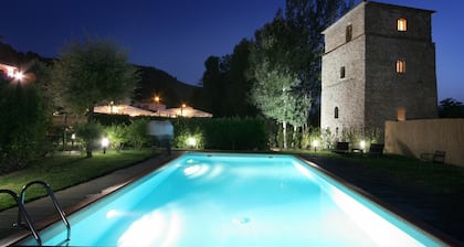 Santa Flora - Luxury Holiday Rental with swimming pool in Cortona, Tuscany