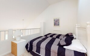 2 habitaciones, tabla de planchar con plancha, internet y ropa de cama