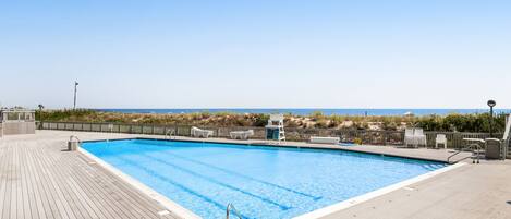 Una piscina techada, una piscina climatizada
