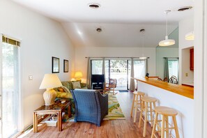 Een televisie en een dvd-speler