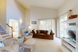 TV, fireplace, DVD player