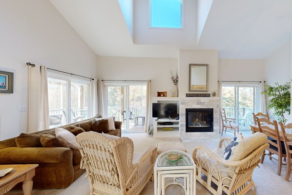 TV, fireplace, DVD player