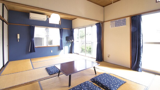 Family Room, Non Smoking, Mountain View A | WiFi (free), bed sheets