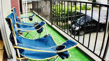 Family Room, Non Smoking, Mountain View A | Balcony