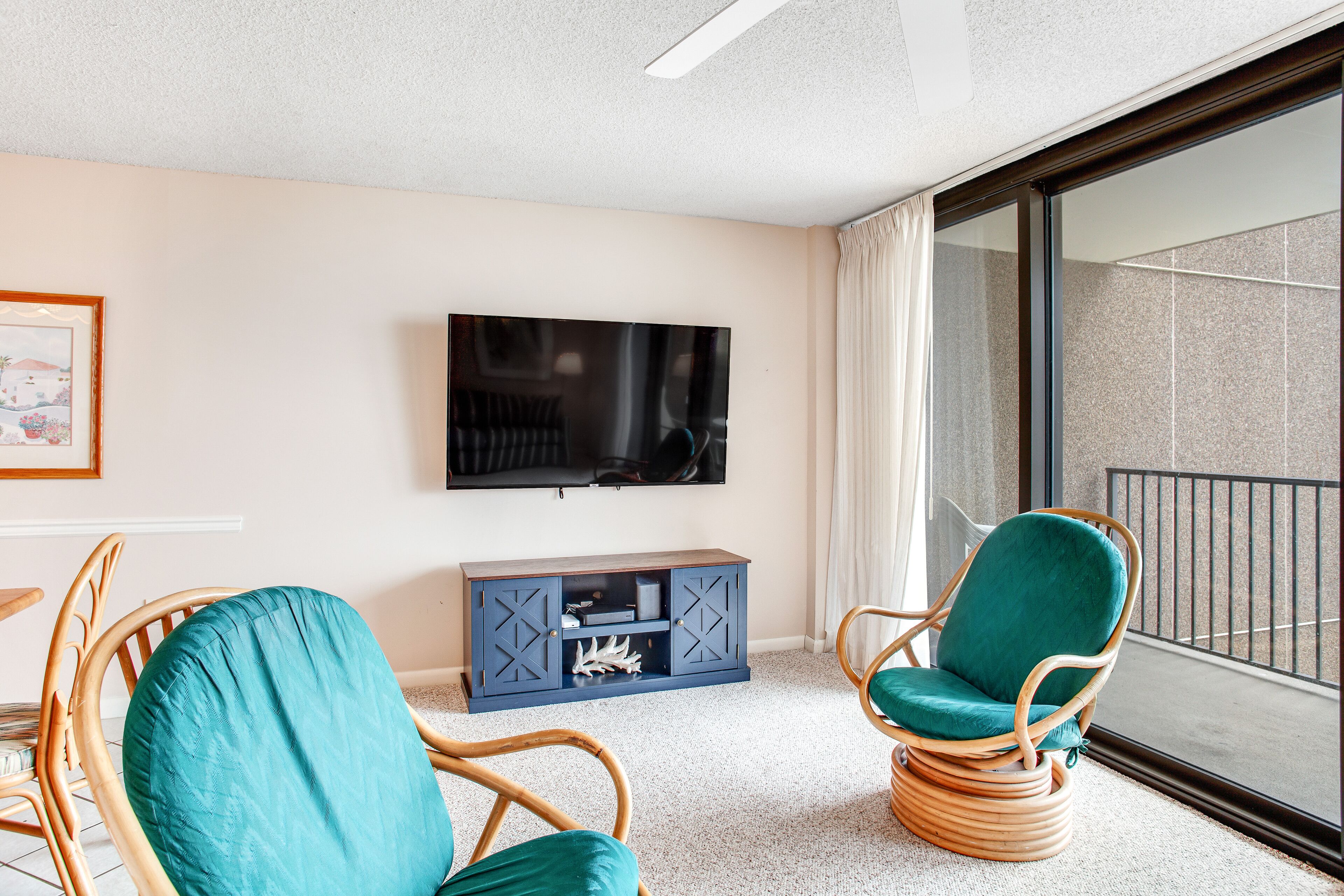 Sea Colony 2nd floor condo w/ shared gym, free WiFi, ocean view!