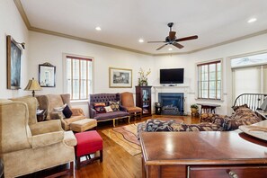 TV, fireplace, DVD player