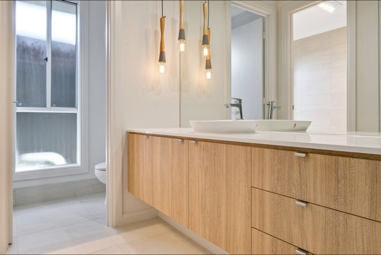 Divine on Dudley - Modern Home in Excellent Location  — image 9