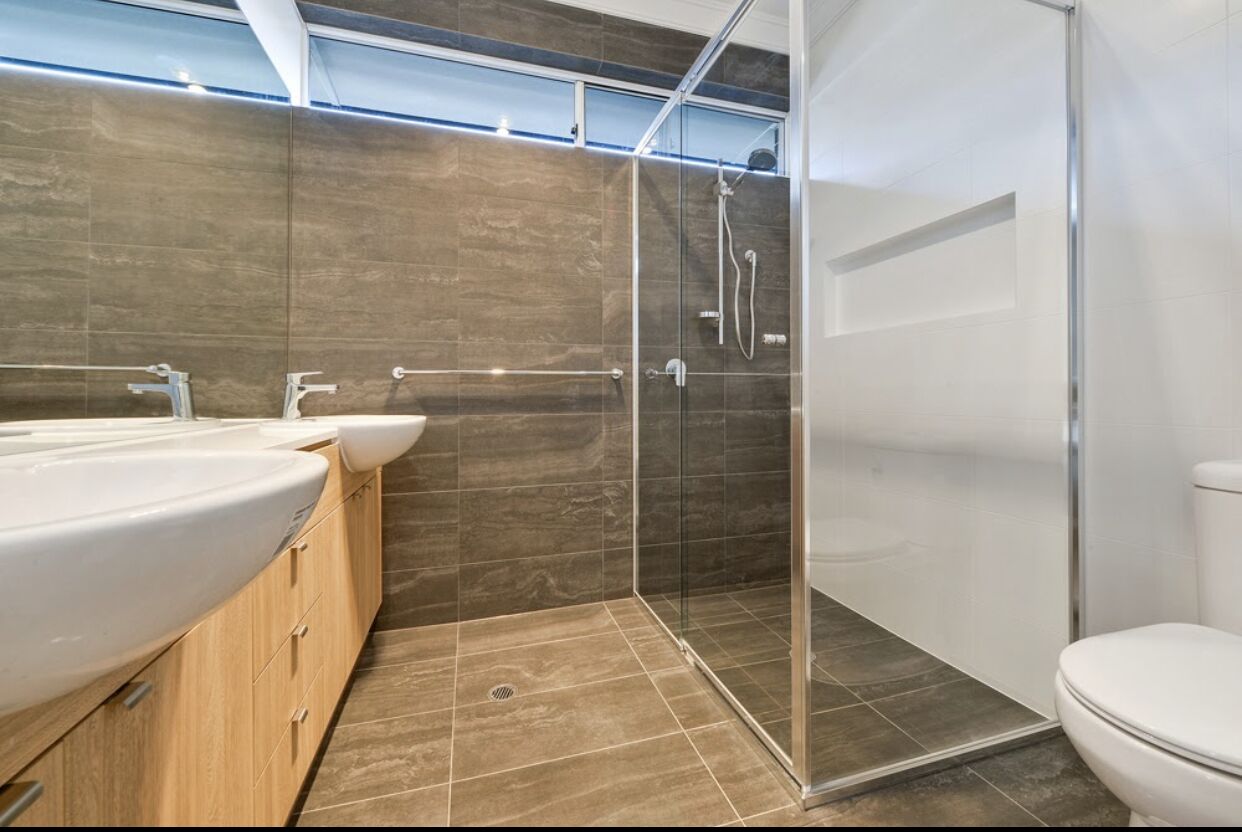 Divine on Dudley - Modern Home in Excellent Location  — image 6