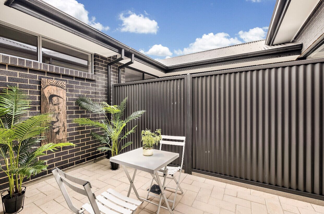 Divine on Dudley - Modern Home in Excellent Location  — image 14